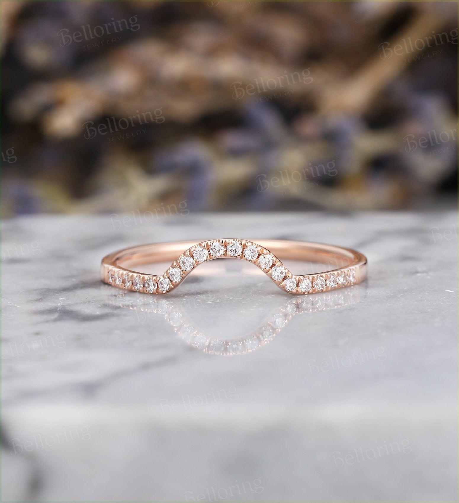Diamant Gebogener Ehering, Zierlicher Rosegold Chevron Stapelring, Vintage Micro Pave Passende Band, Antike Jubiläumsversprechen Ringe von Belloring