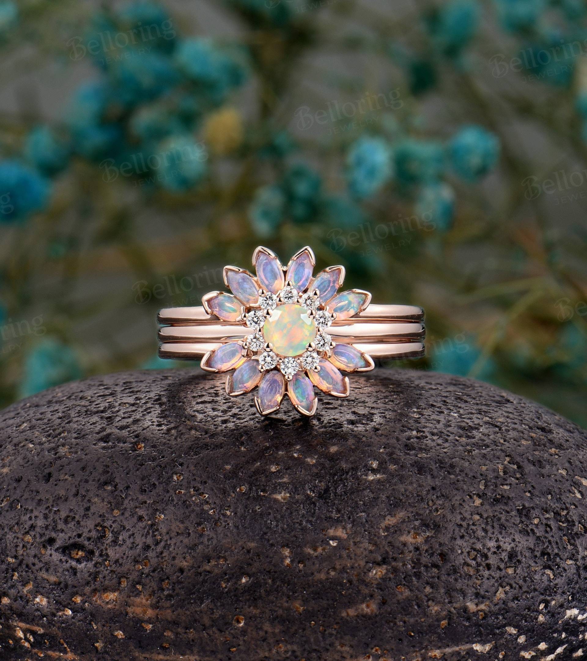 Facettierte Opal Verlobungsring Set Marquise Ehering Rosegold Vintage Art Deco Diamant Blume Jubiläum Braut von Belloring