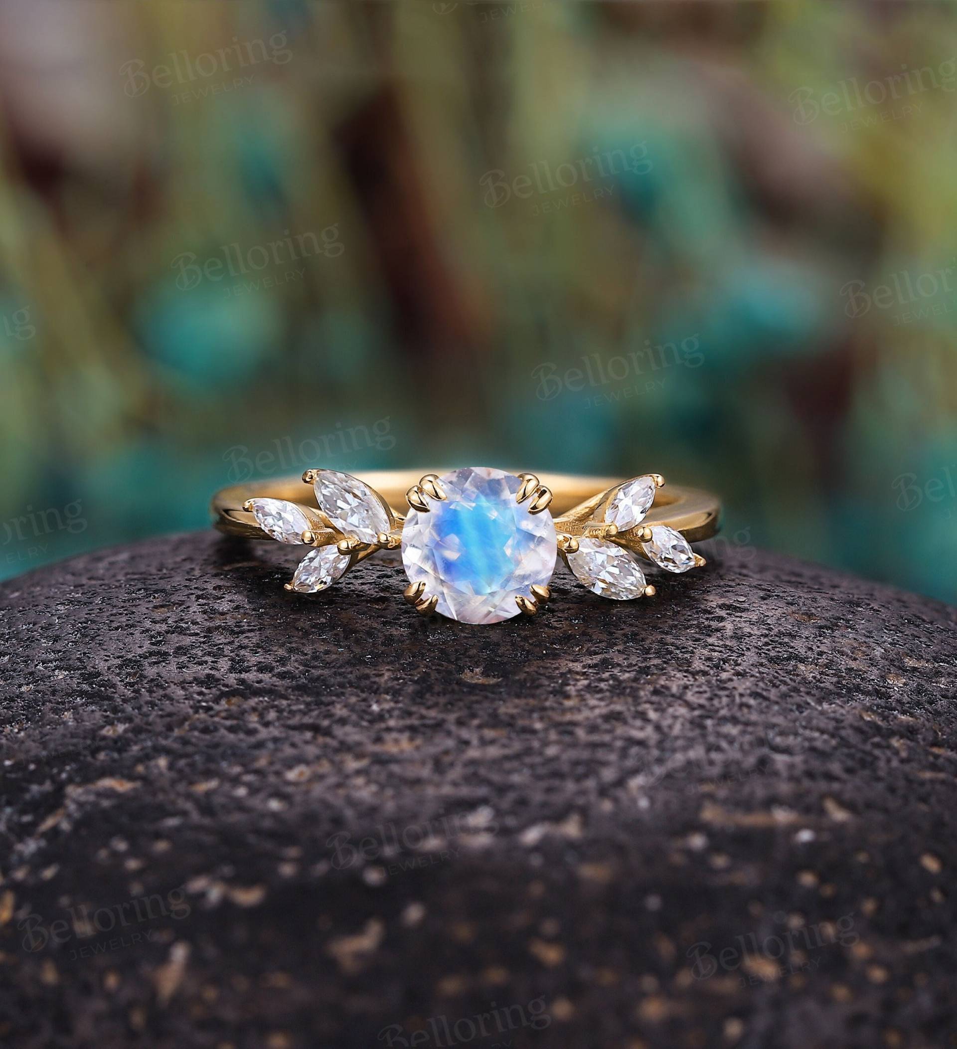 Vintage Mondstein Verlobungsring Gelbgold Marquise Diamant Moissanit Ringe Antik Blatt Ring Set Rund Jahrestag von Belloring