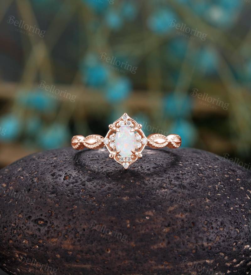 Vintage Oval Opal Verlobungsring Weißgold Milgrain Ringe Antike Zarte Diamant Ring Prong Set Versprechen Jahrestag Ehering von Belloring