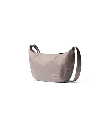 Bellroy Laneway Crescent Bag (2,5 Liter Mini-Crossbody Tasche für jeden Tag mit Innen- und Außentaschen, verstellbarem Riemen und überraschendem Stauraum) - Fawn von Bellroy