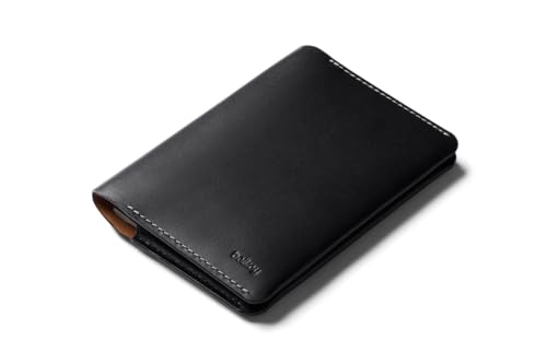 Bellroy Passport Cover (schlankes Reiseportemonnaie mit Kartenfächern und Platz für Bargeld und Reisedokumente) - Black von Bellroy