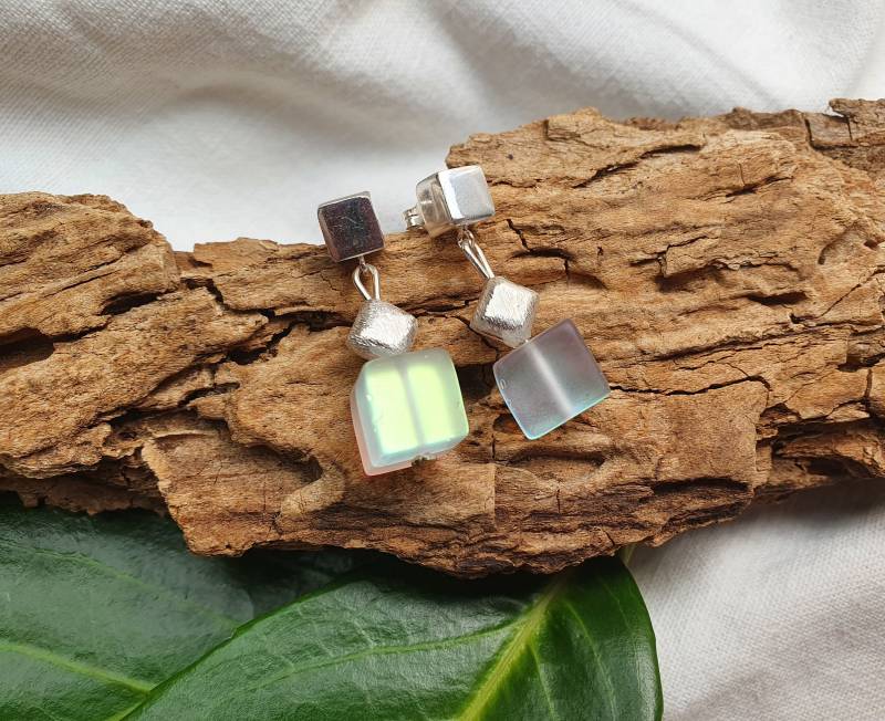 Schillernde Glas Würfel Silber Ohrstecker, Schmuck, Ohrringe, Brautschmuck, Handmade Geschenk Für Sie von BellsGioielli