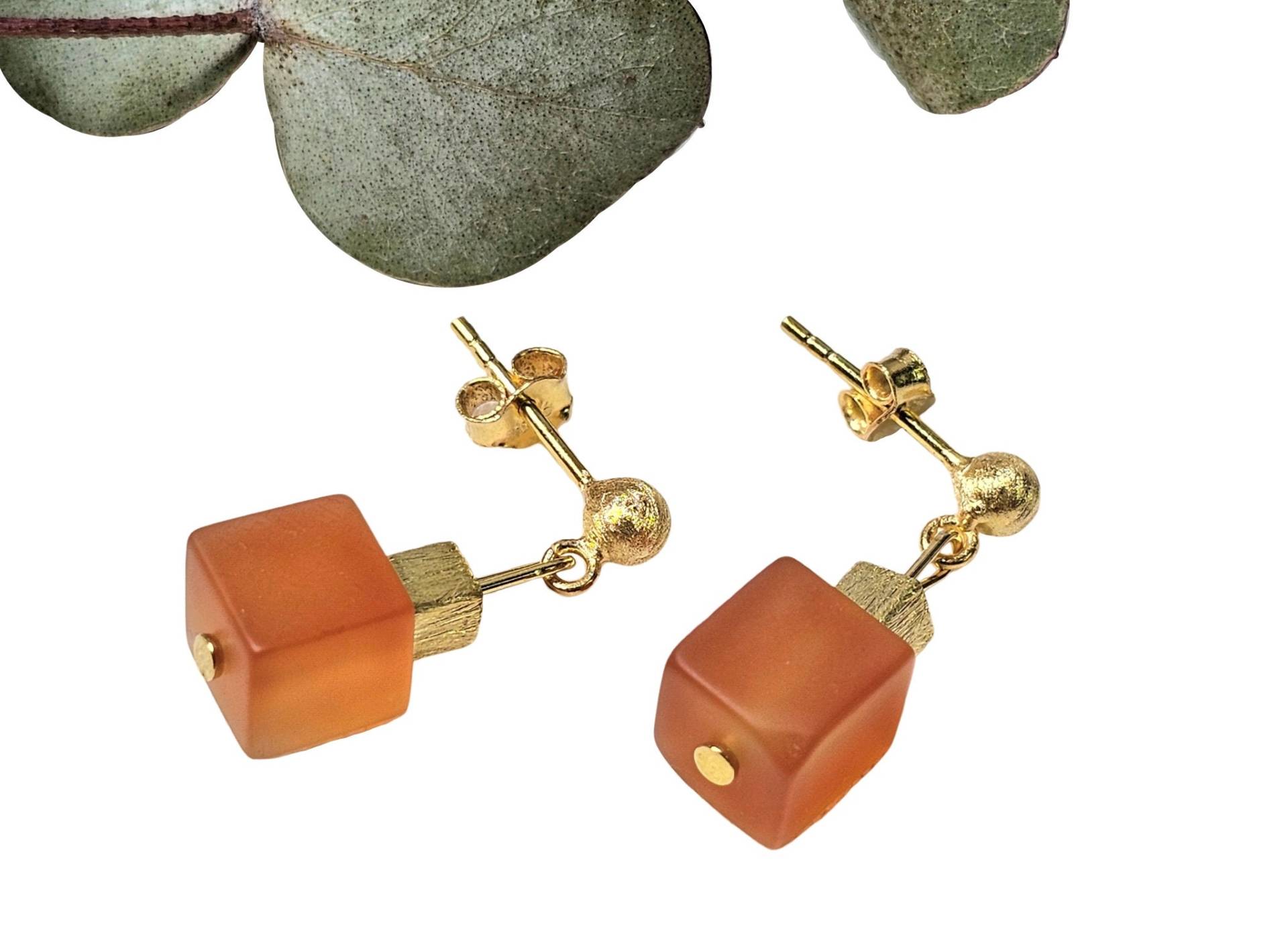 Handgefertigte Karneol Stecker, Vergoldete Edelstein Silber Ohrringe, Mattierte Würfel Muttertag, Weihnachtsgeschenk von BellsGioielli