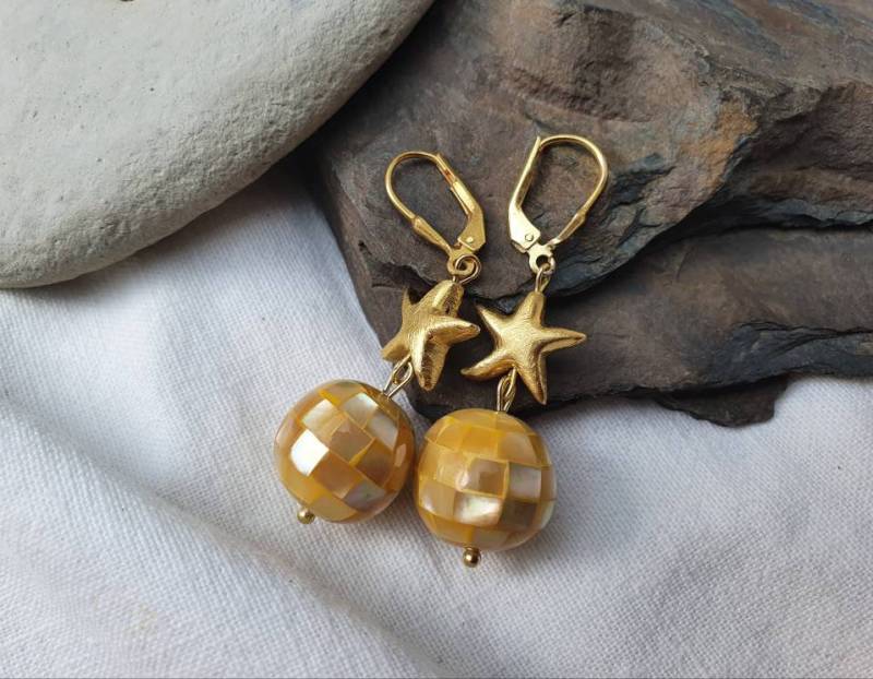 Perlmutt Vergoldeter Silber Stern, 925Er Silber, Ohrringe, Seestern Boho Schmuck, Statement, Geschenk, Natur Schmuck von BellsGioielli