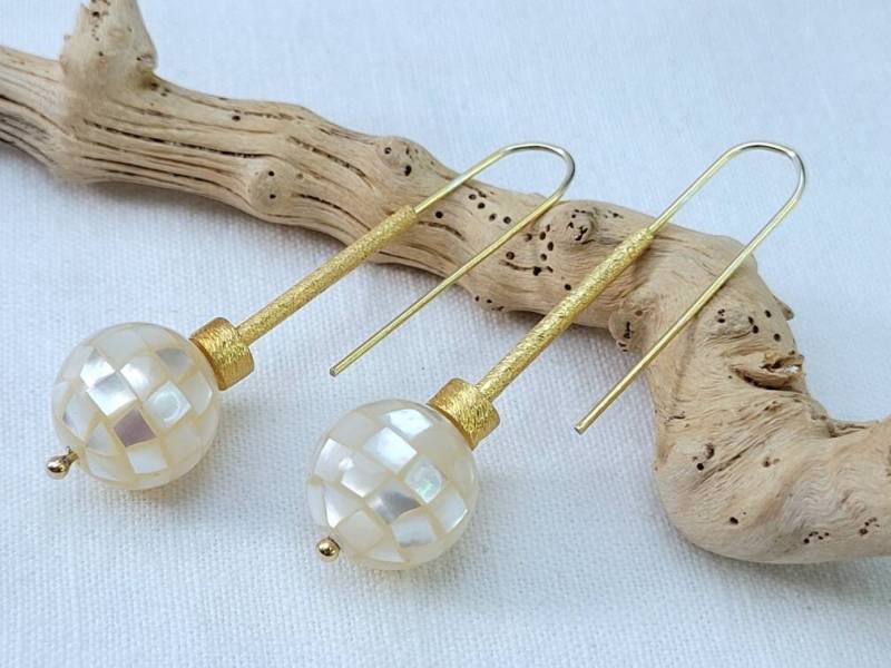 Perlmuttkugel Gold Ohrringe, Handgefertigte Ohrringe Aus Vergoldetem 925Er Silber, Schmuck Für Die Braut, Unikatschmuck von BellsGioielli