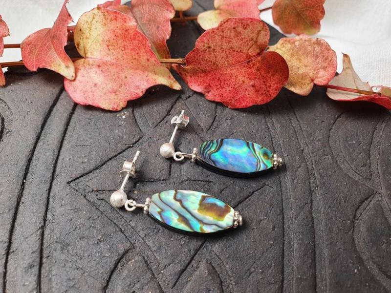 Schillernde Perlmutt Silber Ohrringestecker925Er Silber Natur Schmuck, Geschenk, Boho Ohrringe von BellsGioielli