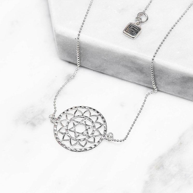 Herz-Chakra-Symbol Sterling Silber /Light Gold Halskette/Halsband Neue Sammlung 2020 Herz-Chakra-Symbol Sterling Silber /Light Gold Halskette/Halsband Neue Sammlung 2020 von BellureUK