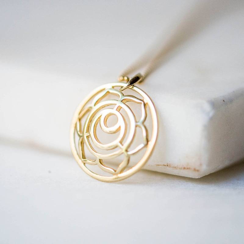 Sakral Symbol Chakra Anhänger - Collection/sterling Silber, Light Gold Fill von BellureUK