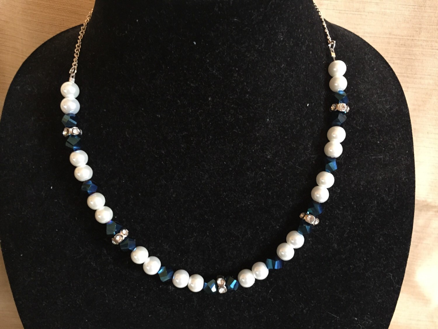 Perle Und Saphir Perlen 18-Zoll-Kette Mit Silber Kette Embelishments von BeloveD185