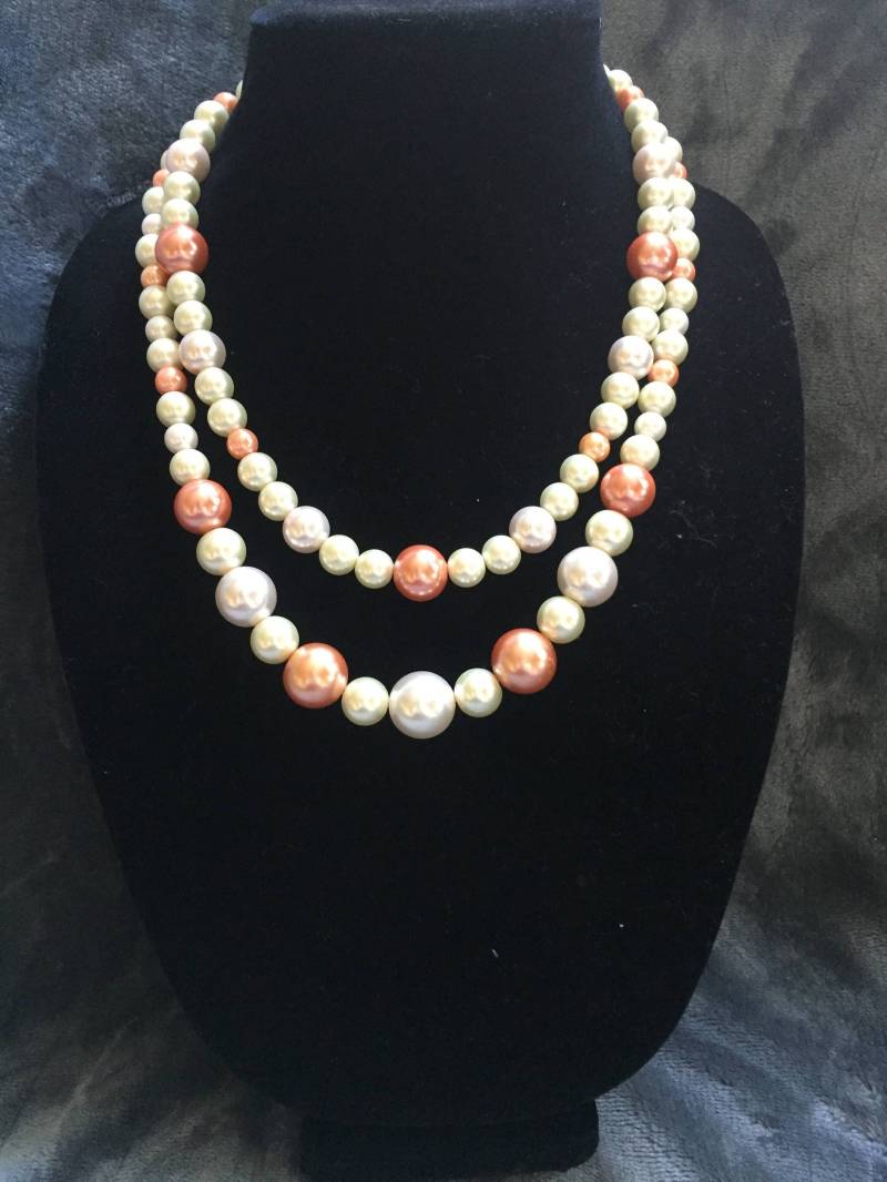 Spielraum-Multi-strang-Orange, Creme Und Rosa Perlenkette 20 Zoll Spielraum-Multi-strang-Orange, Creme Und Rosa Perlenkette 20 Zoll von BeloveD185