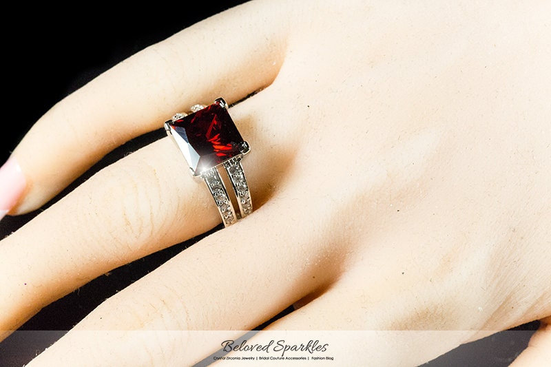 Lola 11mm Ruby Red 7.5Ct Princess Cut Solitaire Cz Engagement Ring-Ruby Cubic Zirconia Silver Cocktail Wedding Statement Anniversary Ring von BelovedSparkles