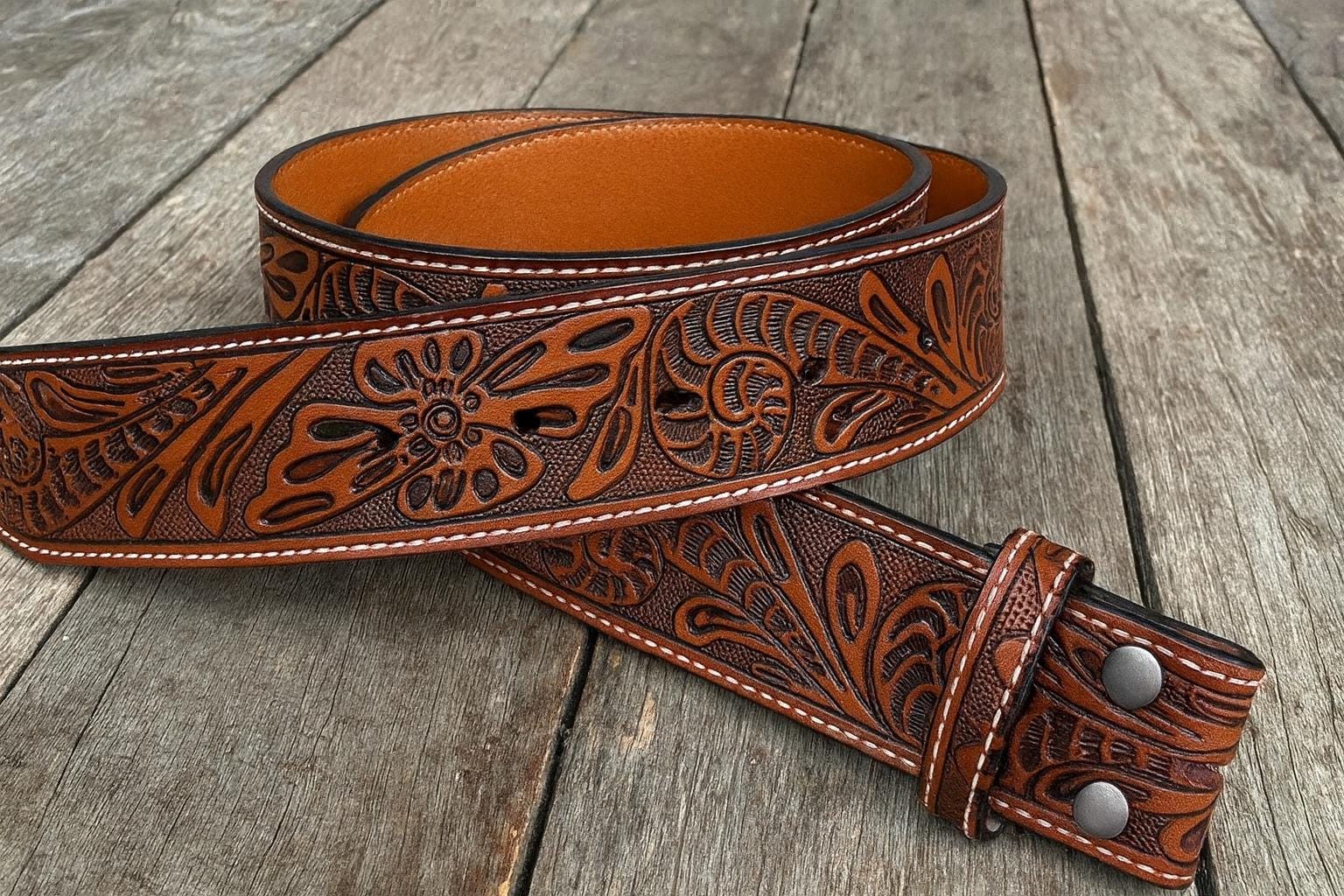Punzierter Braun Leder Gürtel Riemen Western Style Vollnarbene Kuhfell Punzierter Braun Leder Gürtel Riemen Western Style Vollnarbene Kuhfell von BeltsBucklesBolos