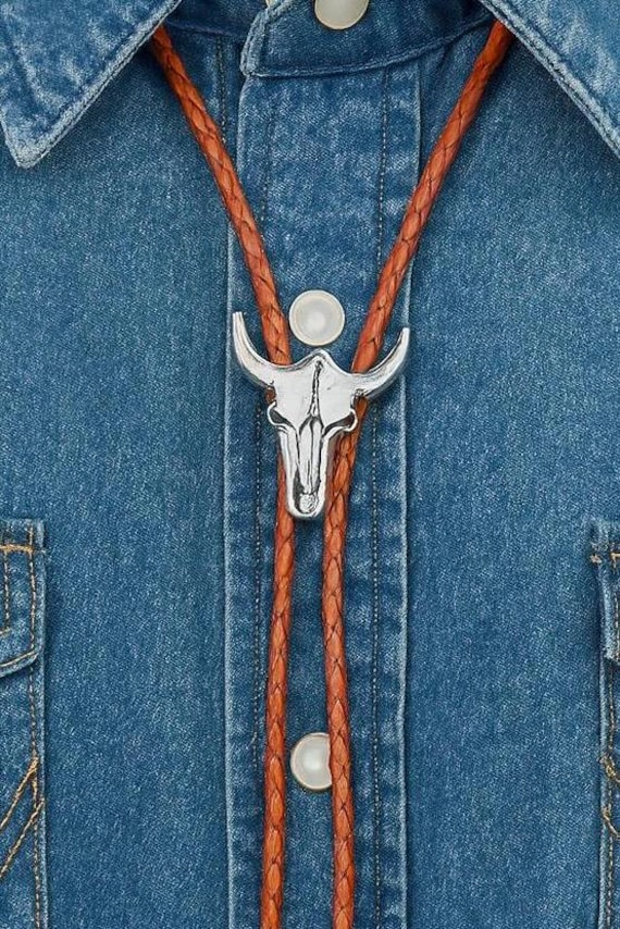 Silber Ochsen Schädel Bolo Tie Western Braun Leder Halskette Silber Ochsen Schädel Bolo Tie Western Braun Leder Halskette von BeltsBucklesBolos