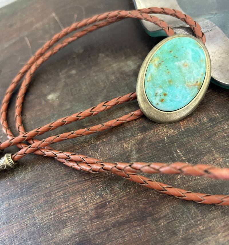 Teal Stone Bolo Tie Western Leder Cowboy Krawatte Teal Stone Bolo Tie Western Leder Cowboy Krawatte von BeltsBucklesBolos