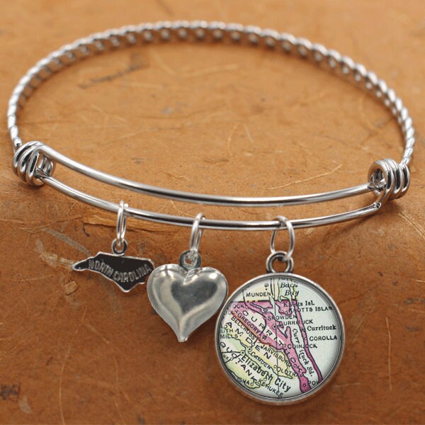 Armband Landkarte/Currituck Blumenkrone Elizabeth City North Carolina Vintage Schmuck Bettelarmband Geschenke N.c von BelugaHomeStudio