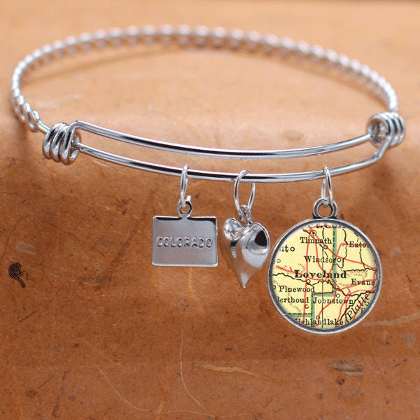 Benutzerdefinierte Karte Charm Armband Loveland Colorado State Von Co Armreif Landkarte Schmuck Edelstahl von BelugaHomeStudio