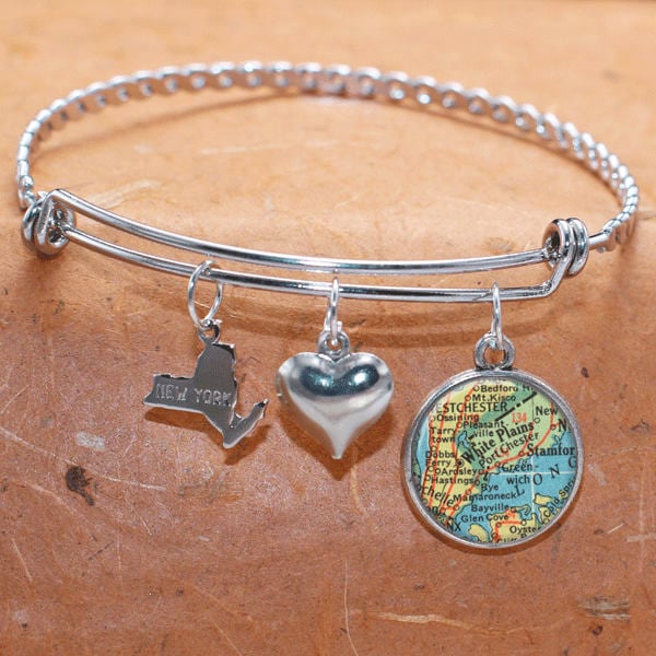 Benutzerdefinierte Karte Charme Armband White Plains Zustand Der Ny Armreif Landkarte Schmuck Edelstahl von BelugaHomeStudio