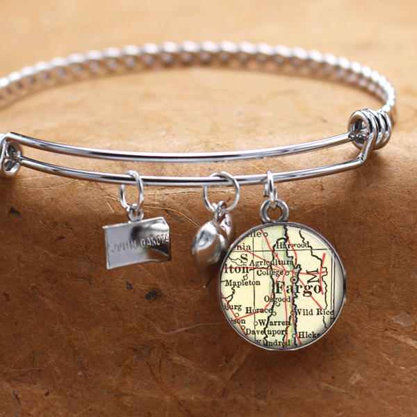 Fargo North Dakota Karte Charm Armband Zustand Nd Armreif Landkarte Schmuck Edelstahl von BelugaHomeStudio