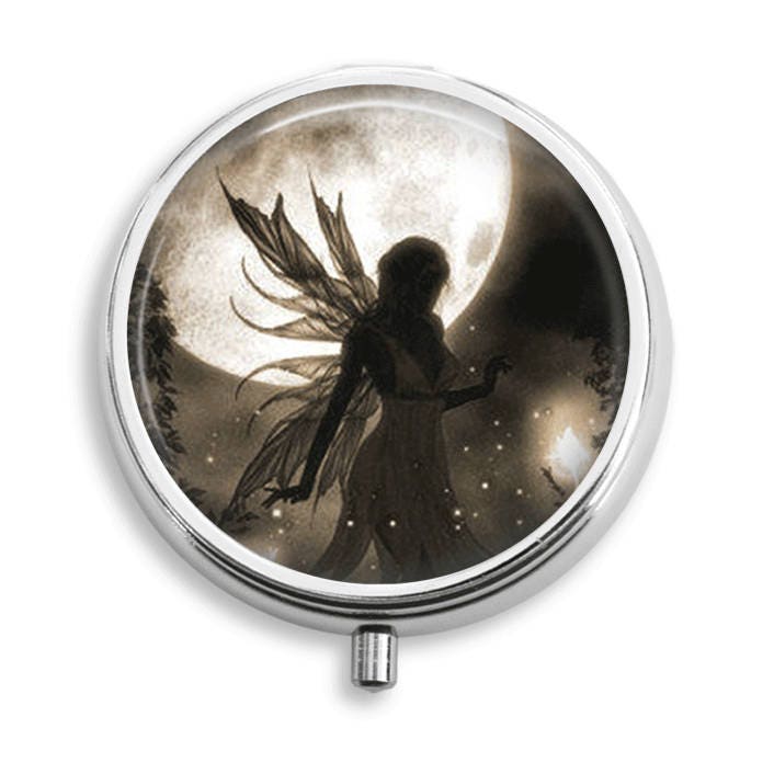 Fee Göttin Pille Box Fall Trinket Vitamin Halter Medizin Mint Zinn Geschenke Für Sie von BelugaHomeStudio