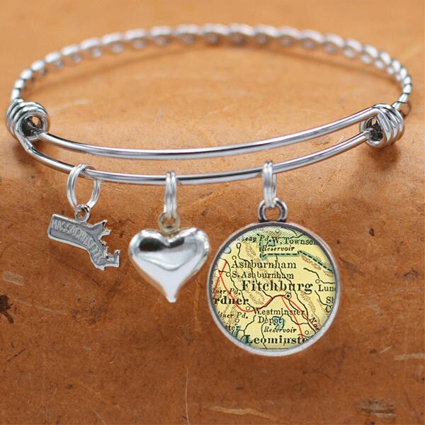 Fitchburg Massachusetts Karte Charm Armband Zustand Der Ma Armreif Landkarte Schmuck Edelstahl von BelugaHomeStudio