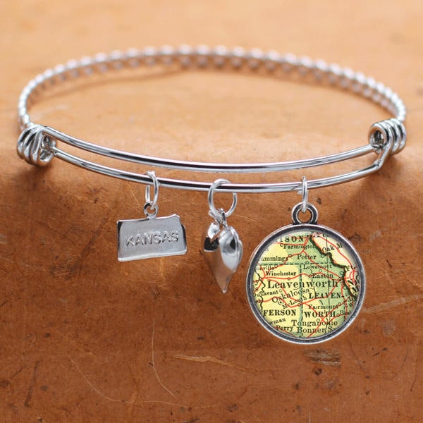 Leavenworth Ks Karte Charm Armband Bundesstaat Kansas Bangle Armreif Landkarte Schmuck Edelstahl Geschenke Für Sie von BelugaHomeStudio