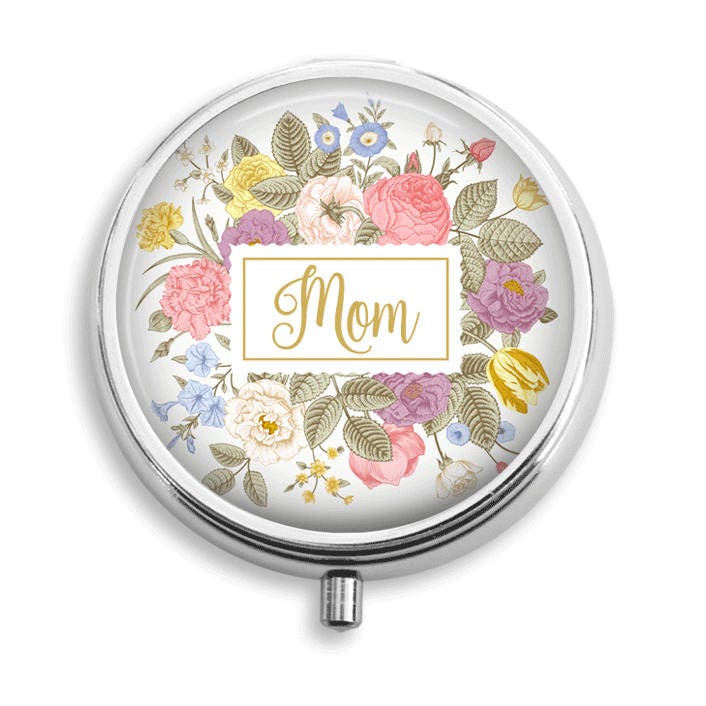 Personalisierte Pille Box Vintage Blumen Mom Pill Fall Halter Behälter Trinket Pillbox Vitamin Medizin Mint Zinn von BelugaHomeStudio