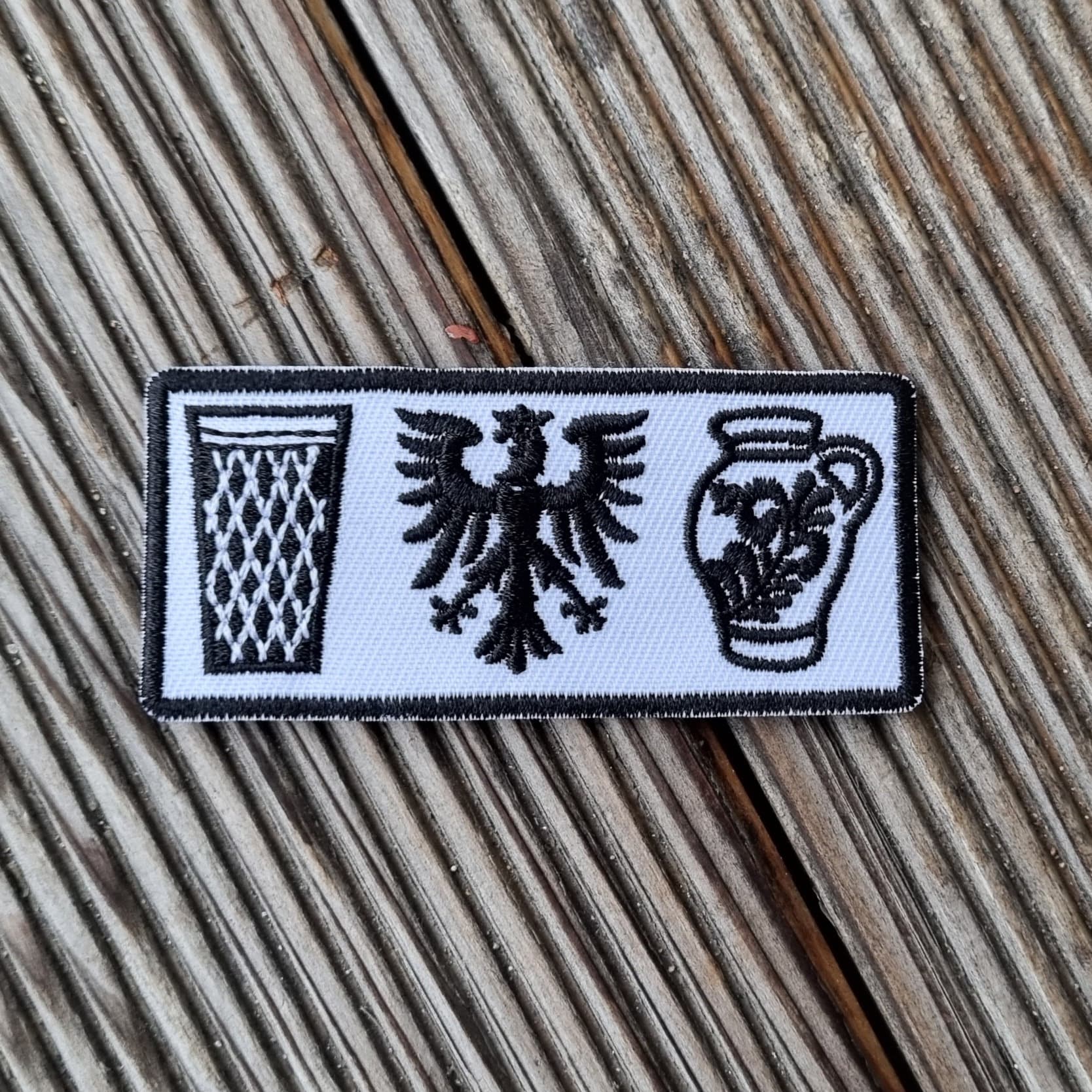 Bembel Adler Gerippte Stick-Bügel-Patch Aufnäher Für Apfelweinfans Die Ihre Jacke, Pulli, Kutte Oder Mütze Aufpimpen Wollen von Bembelshop