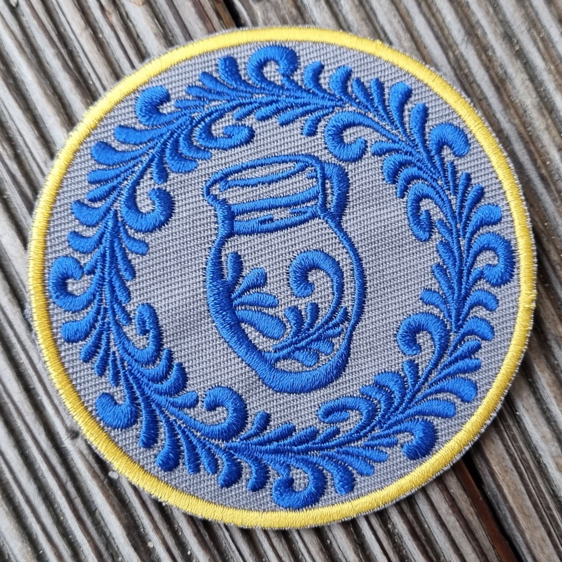 Bembel Fichtenkranz Stick-Bügel-Patch Aufnäher Für Apfelweinfans Die Ihre Jacke, Pulli, Kutte Oder Mütze Aufpimpen Wollen von Bembelshop