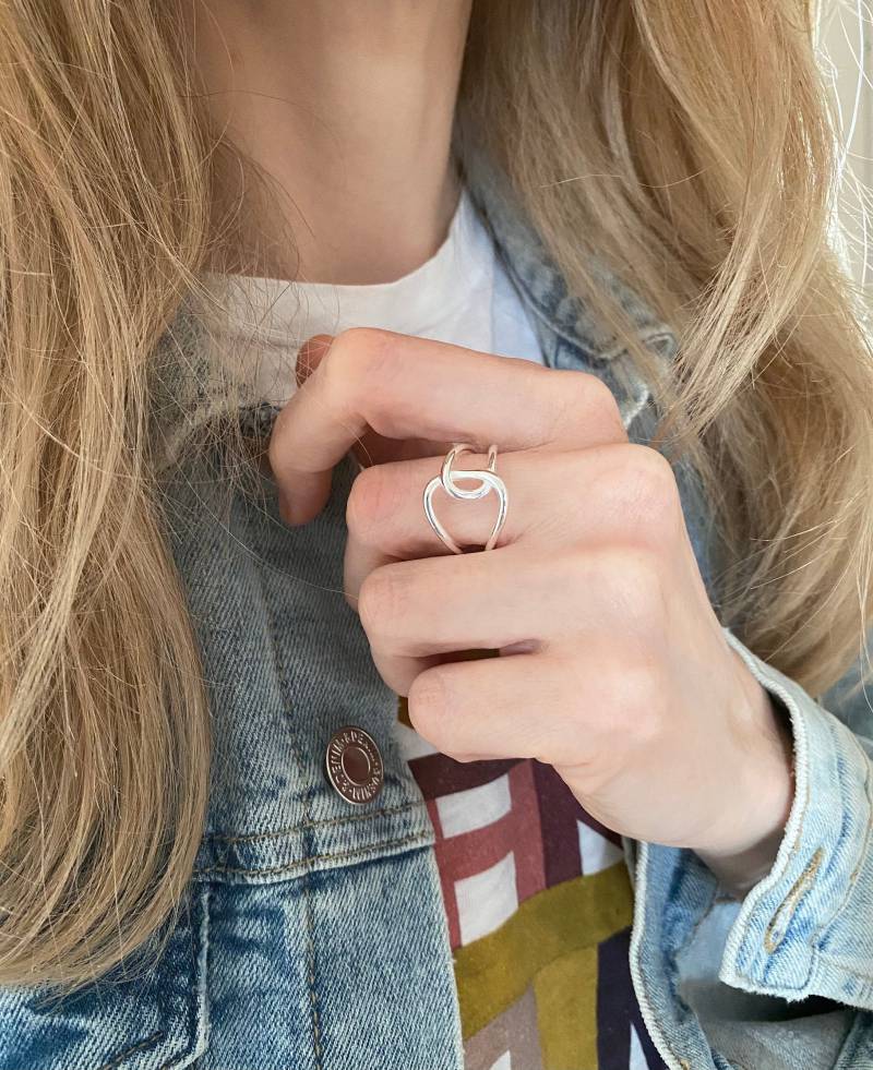 925 Sterling Silber Ring Abstrakt Stapelring Minimalistisch Filigran Wellen Kunst Vorsteckring Geschenk Weihnachten Freundin 2024 925 Sterling Silber Ring Abstrakt Stapelring Minimalistisch Filigran Wellen Kunst Vorsteckring Geschenk Weihnachten Freundin 2024 von BenSchumacherShop