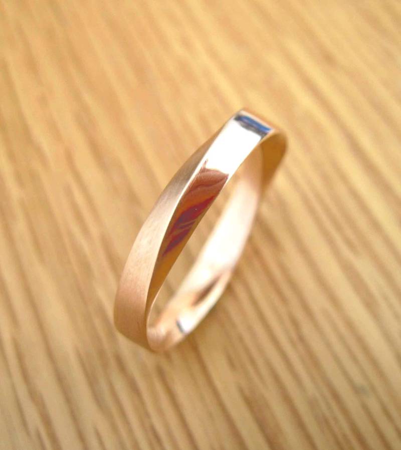 18K Rosegold Möbius Ehering - Unisex Ring | 4.5 Mm von Benati