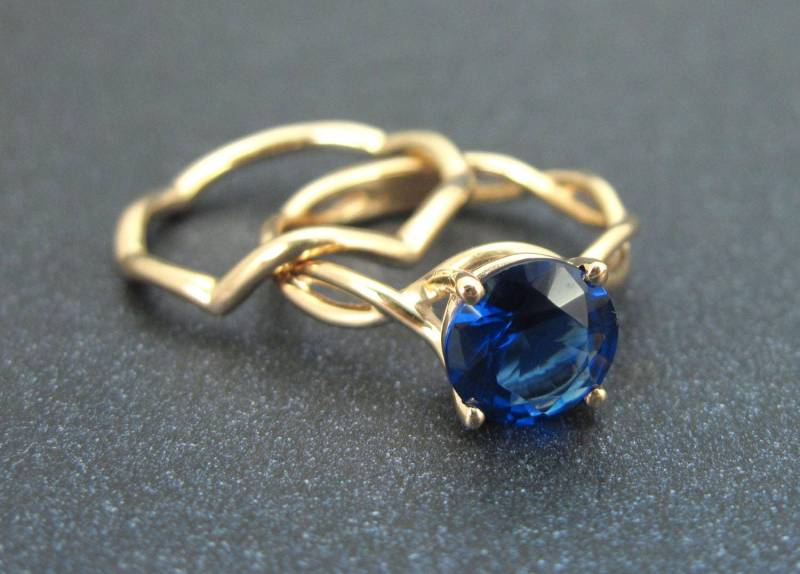 Blauer Saphir Verlobungsring Set 2 Karat Rosegold Infinity Ehering von Benati