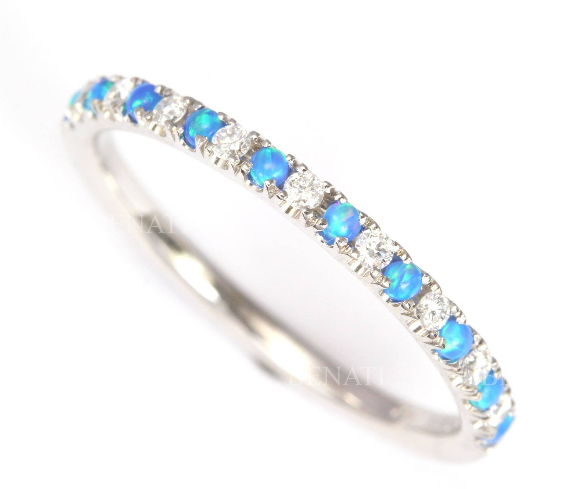 Blauer Opal Und Diamant Eternity Band, Ring, 2 Mm Ehering, Dünner Stapelring, Versprechen von Benati