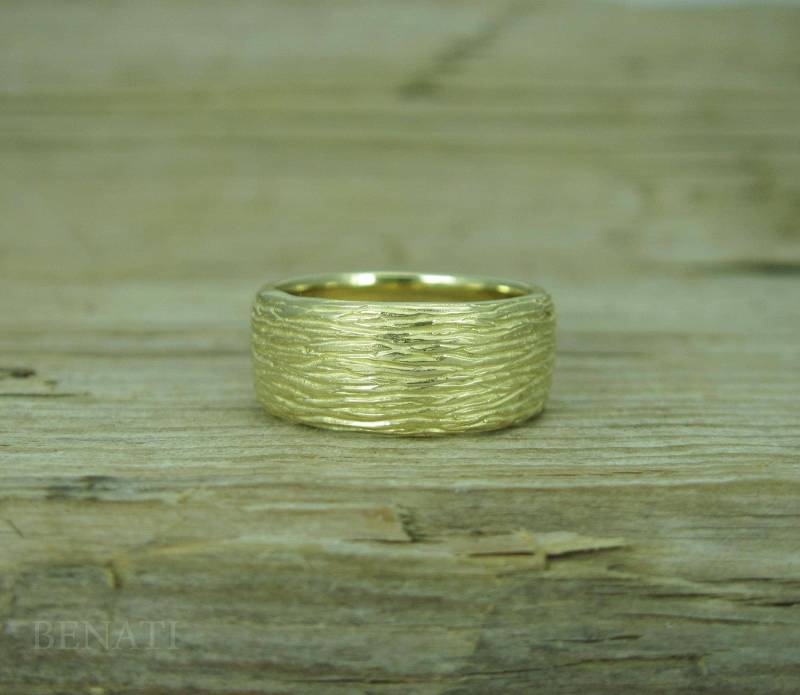 Breiter 14K Goldbark Ehering - Strukturring, 8 Mm von Benati