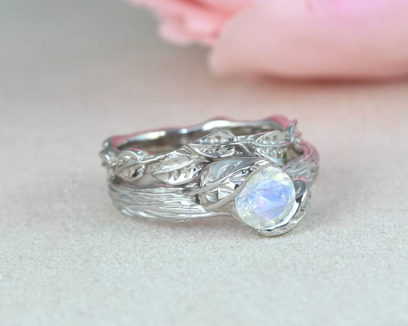 Mondstein Blatt Eheringe Set 14K Gold Braut Verlobungsringe von Benati