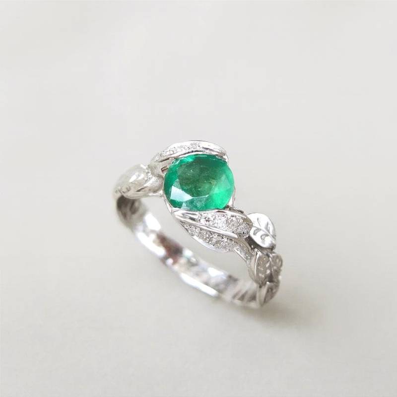 Rose Gold Smaragd Verlobungsring Natur Inspiriert Floral Blatt Design Wald Ehering von Benati