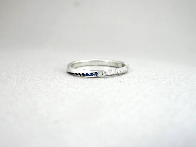 Saphir Diamant Möbius Ehering 14K Gold Infinity Band von Benati