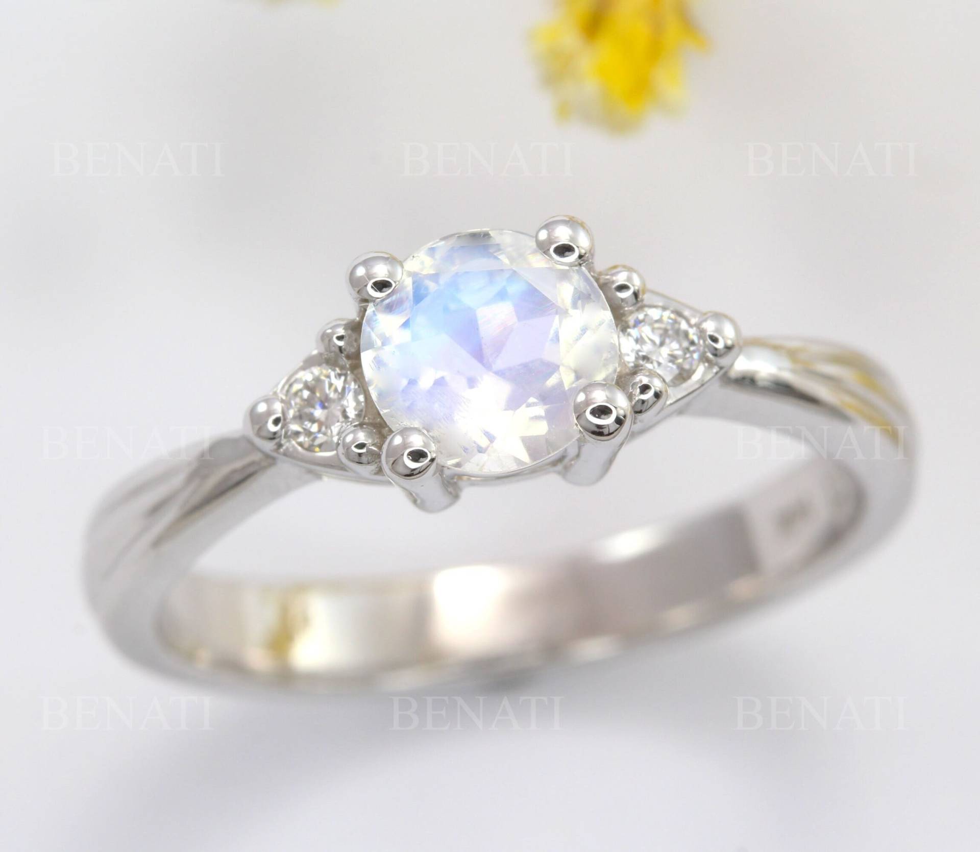 Vintage Mondstein Verlobungsring, Antiker Diamant Regenbogen Ring, Versprechen 18K Jahrestag Ring von Benati