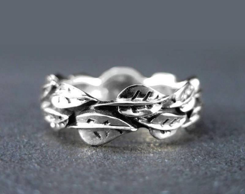 18K Weißgold Blatt Ehering - Von Der Natur Inspirierter Blumenring von BenatiBridal