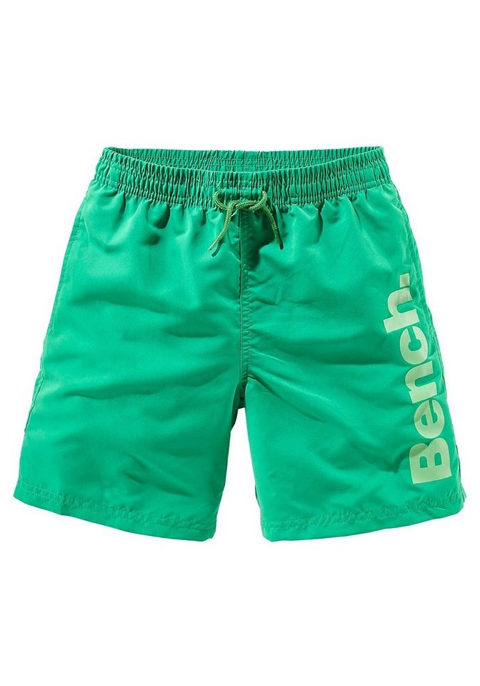 Bench. Badeshorts mit trendigem Logoschriftzug von Bench.