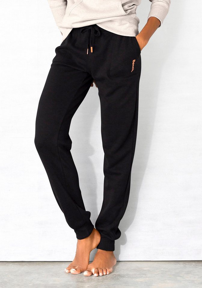 Bench. Loungewear Loungehose -Sweathose mit aufgesetzten Taschen, Loungeanzug von Bench. Loungewear