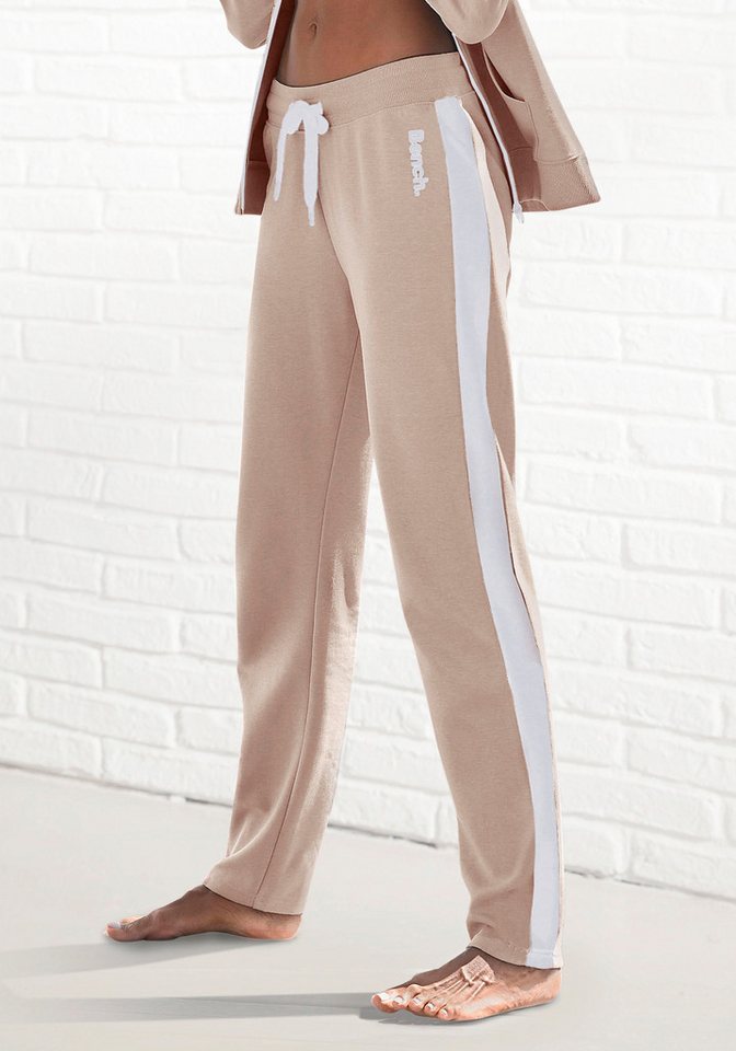 Bench. Loungewear Loungehose mit Seitenstreifen und geradem Bein, Loungewear von Bench. Loungewear
