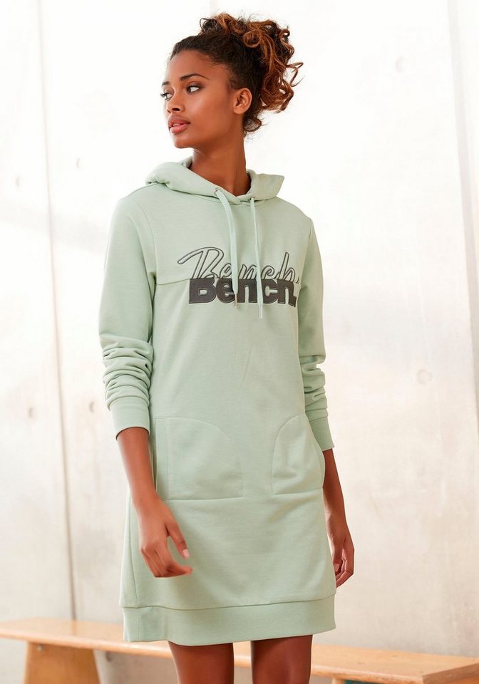 Bench. Sweatkleid mit aufwendiger Logostickerei von Bench.