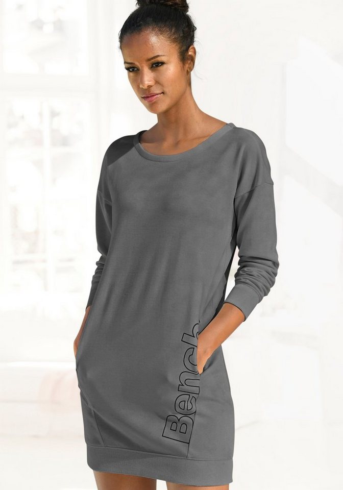 Bench. Loungewear Sweatkleid mit seitlichem Logoprint von Bench. Loungewear