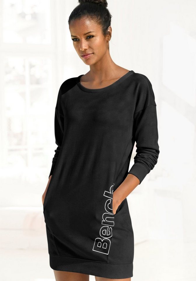 Bench. Loungewear Sweatkleid mit seitlichem Logoprint von Bench. Loungewear