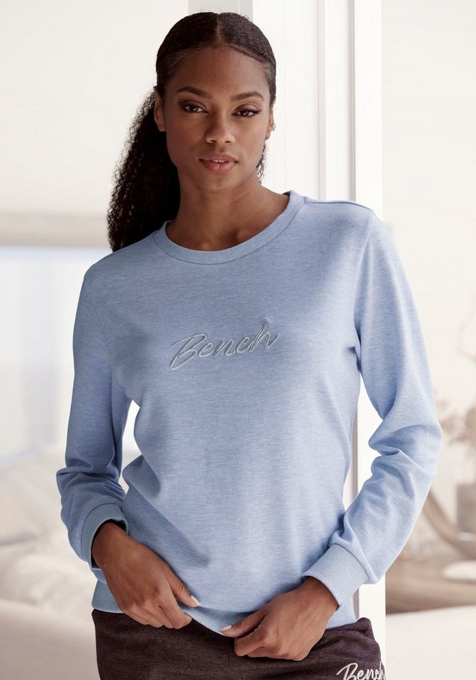 Bench. Loungewear Sweatshirt -Loungeshirt mit glänzender Logostickerei, Loungewear, Loungeanzug von Bench. Loungewear