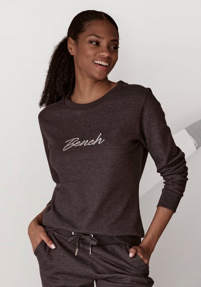 Bench. Loungewear Sweatshirt -Loungeshirt mit glänzender Logostickerei, Loungewear, Loungeanzug von Bench. Loungewear