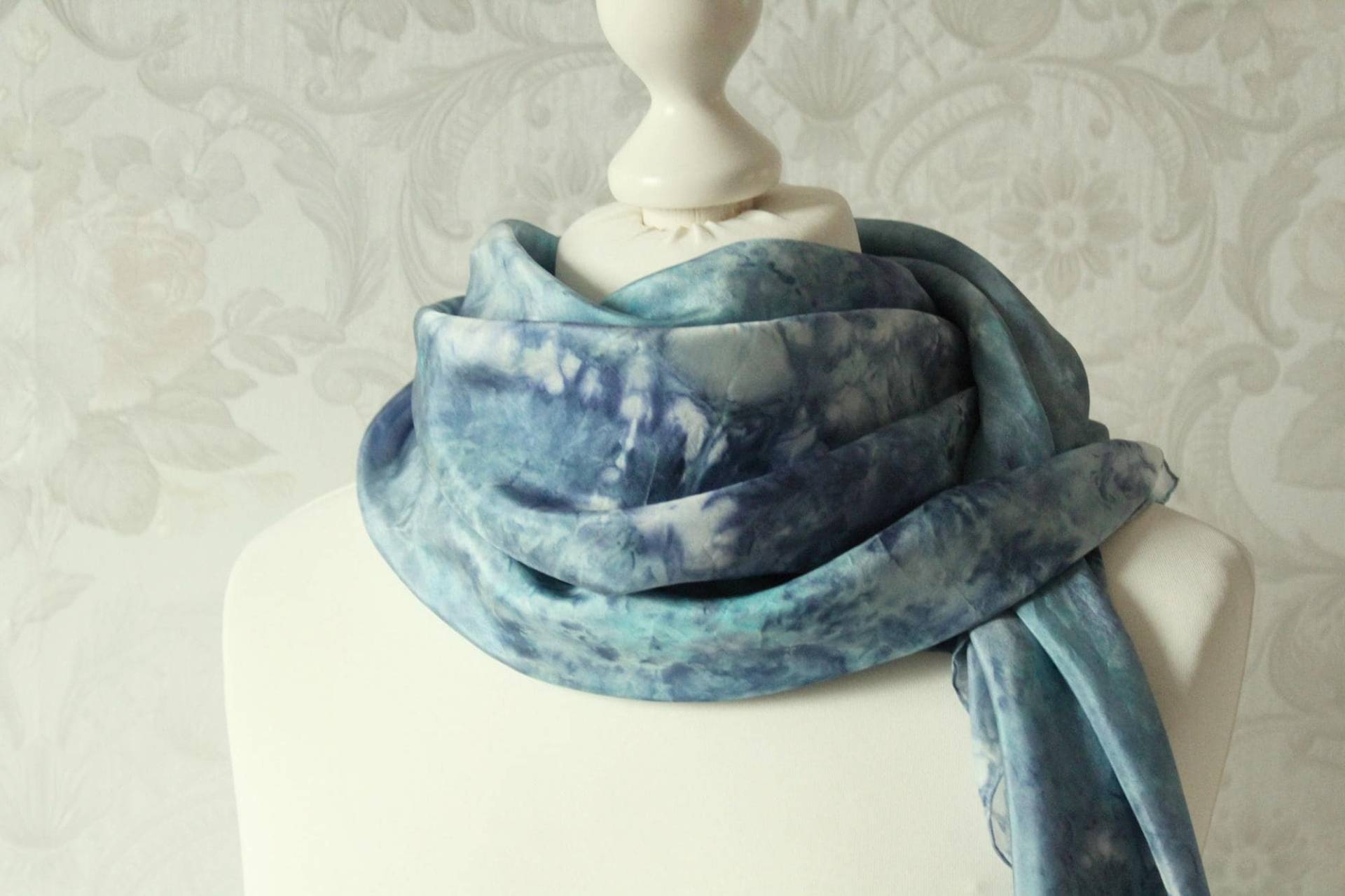 Seidentuch Fantasie in Blau Tuch Seide Geschenk Weihnachten Frauen von BendelartShop