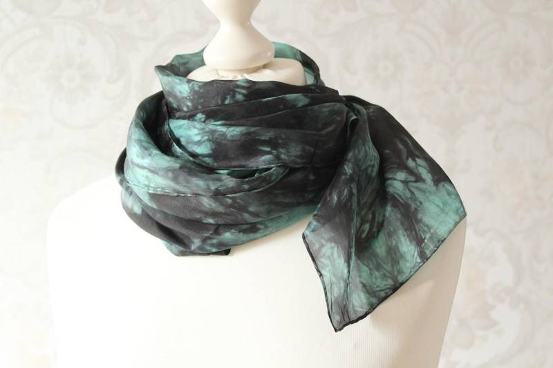 Seidentuch Grün Schwarzes Tuch Aus Seide Handarbeit von BendelartShop
