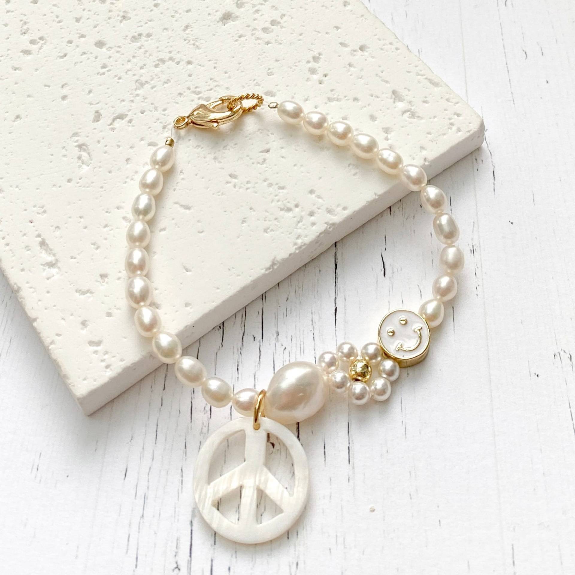 Armband Damen - Weiß Daisy Perlenarmband Armkette Geburtstagsgeschenk Frau Geschenk Beste Freundin Armband Damen - Weiß Daisy Perlenarmband Armkette Geburtstagsgeschenk Frau Geschenk Beste Freundin von BenicebyBK